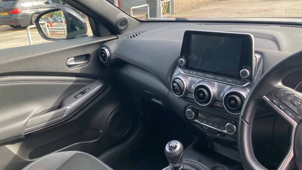 Nissan Juke 1.0 DiG-T 114 N-Connecta 5dr Petrol Hatchback - Image 14