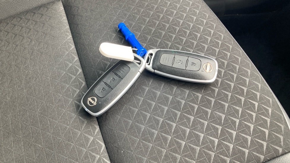 Nissan Juke 1.0 DiG-T 114 N-Connecta 5dr Petrol Hatchback - Image 20