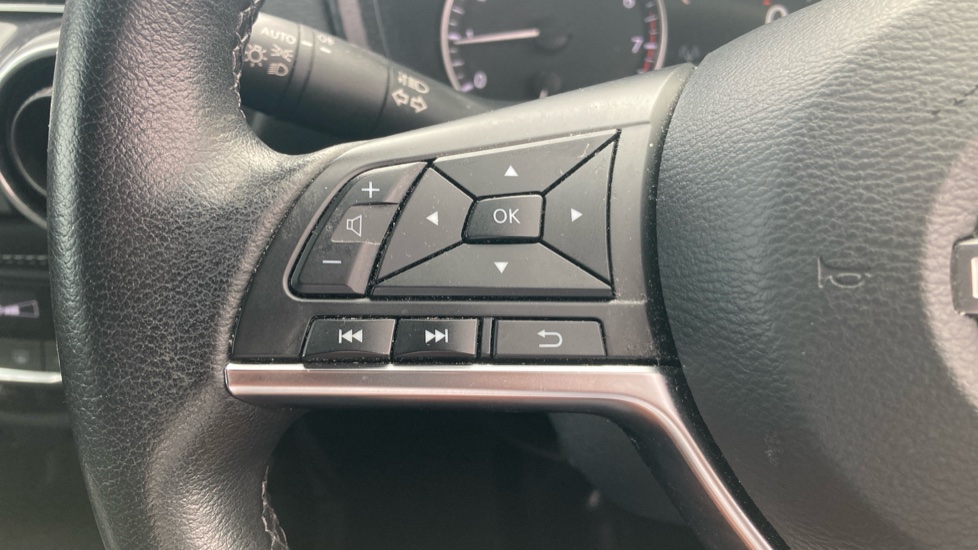 Nissan Juke 1.0 DiG-T 114 N-Connecta 5dr Petrol Hatchback - Image 24