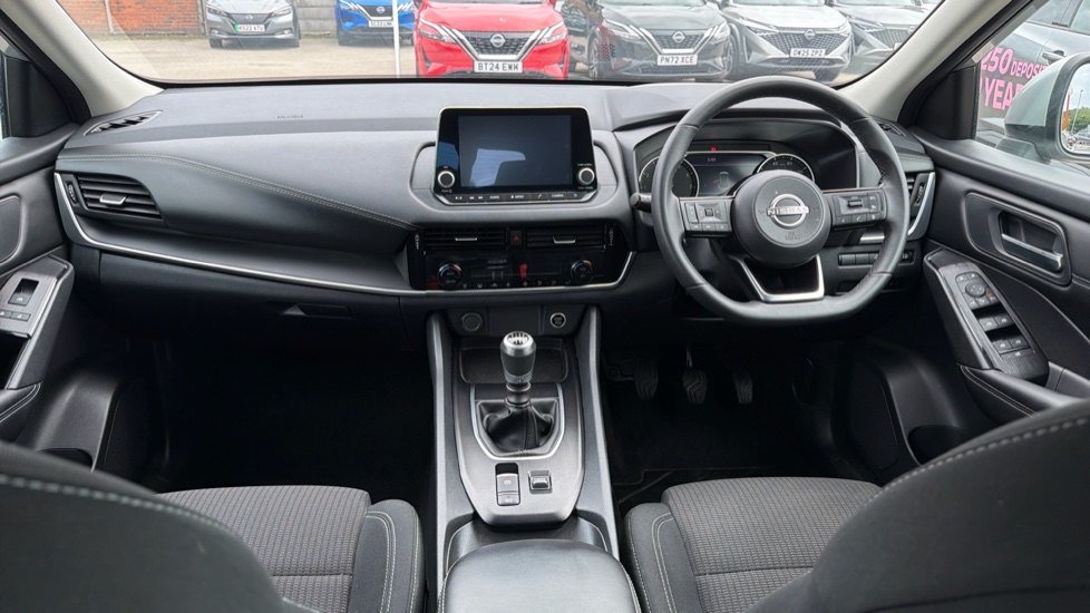 Nissan Qashqai 1.3 DiG-T MH Acenta Premium 5dr Petrol Hatchback - Image 10