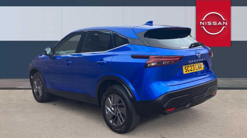 Nissan Qashqai 1.3 DiG-T MH Acenta Premium 5dr Petrol Hatchback - Image 2