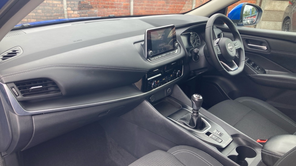Nissan Qashqai 1.3 DiG-T MH Acenta Premium 5dr Petrol Hatchback - Image 9