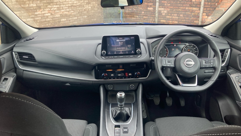 Nissan Qashqai 1.3 DiG-T MH Acenta Premium 5dr Petrol Hatchback - Image 10