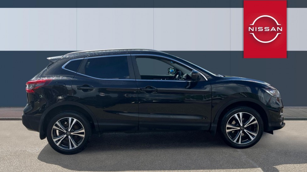 Nissan Qashqai 1.3 DiG-T N-Connecta 5dr Petrol Hatchback - Image 5
