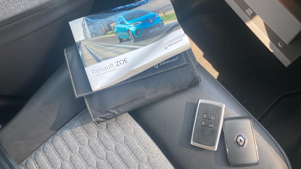 Renault Zoe 100kW Riviera Limited Edn R135 50kWh RC 5dr Auto Electric Hatchback - Image 19