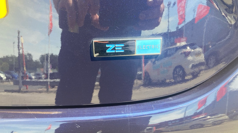 Renault Zoe 100kW Riviera Limited Edn R135 50kWh RC 5dr Auto Electric Hatchback - Image 22