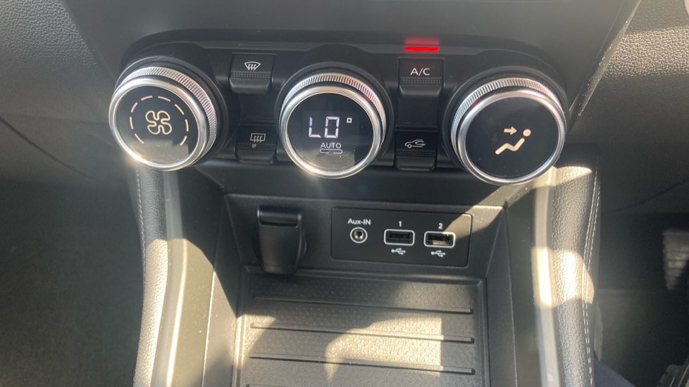Renault Zoe 100kW Riviera Limited Edn R135 50kWh RC 5dr Auto Electric Hatchback - Image 29