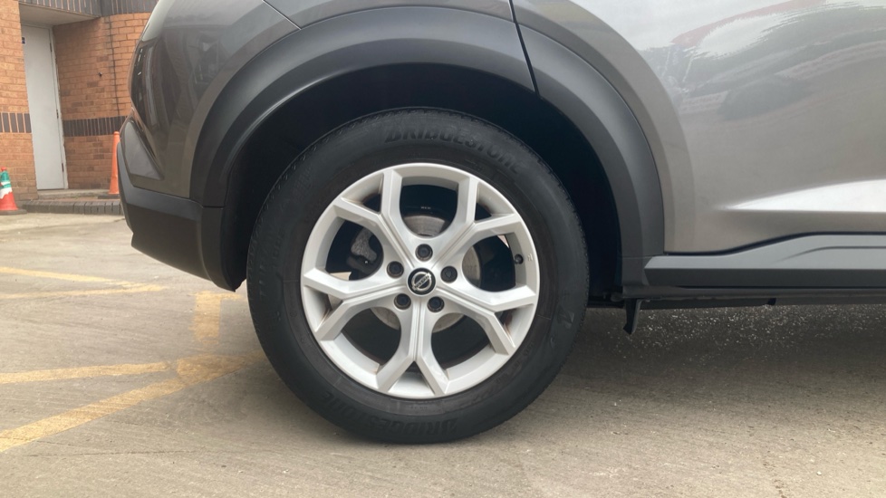 Nissan Juke 1.0 DiG-T 114 N-Connecta 5dr DCT Petrol Hatchback - Image 7