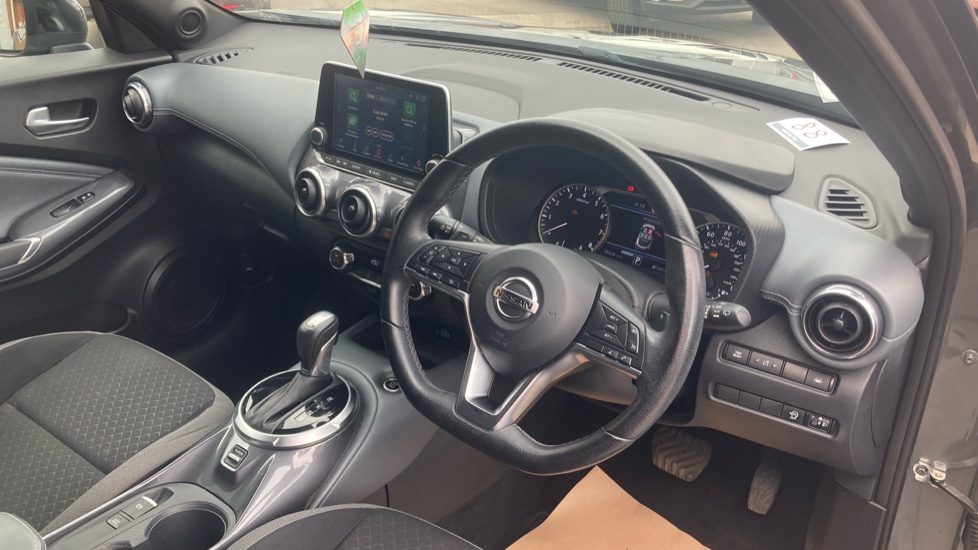 Nissan Juke 1.0 DiG-T 114 N-Connecta 5dr DCT Petrol Hatchback - Image 11