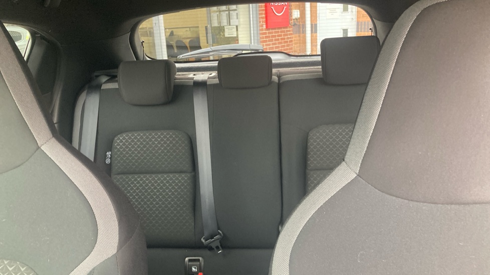 Nissan Juke 1.0 DiG-T 114 N-Connecta 5dr DCT Petrol Hatchback - Image 15