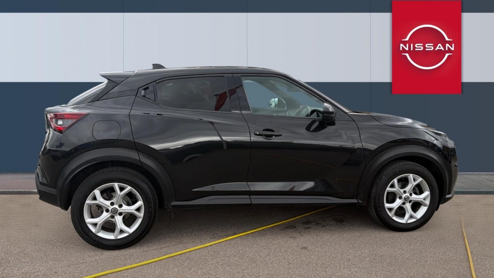 Nissan Juke 1.0 DiG-T 114 N-Connecta 5dr Petrol Hatchback - Image 5