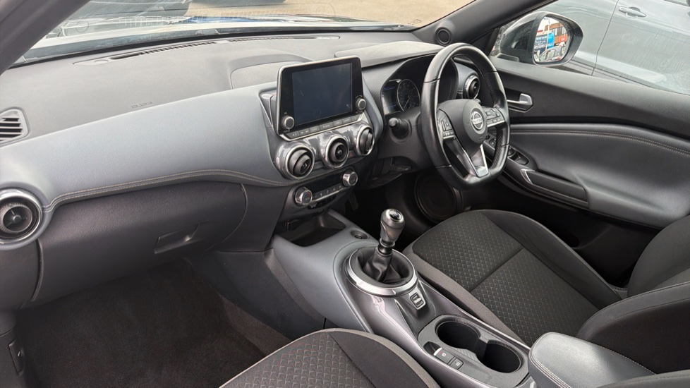 Nissan Juke 1.0 DiG-T 114 N-Connecta 5dr Petrol Hatchback - Image 9
