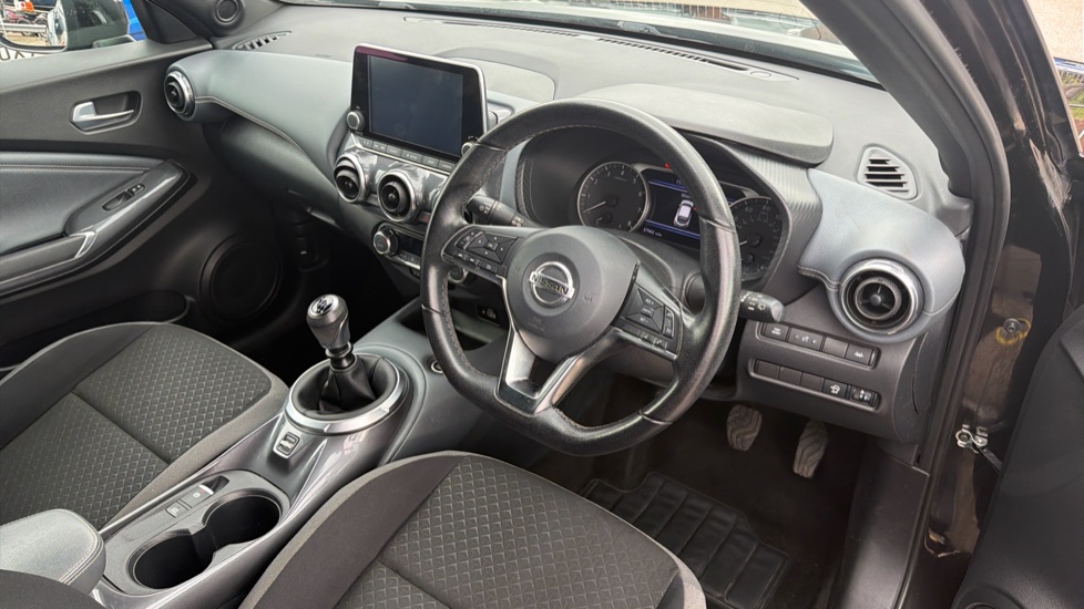 Nissan Juke 1.0 DiG-T 114 N-Connecta 5dr Petrol Hatchback - Image 11