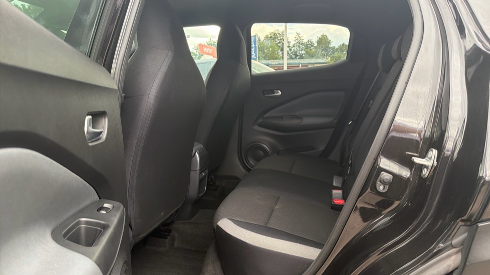 Nissan Juke 1.0 DiG-T 114 N-Connecta 5dr Petrol Hatchback - Image 16