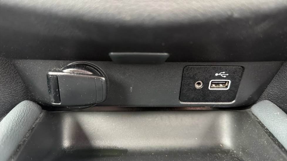 Nissan Juke 1.0 DiG-T 114 N-Connecta 5dr Petrol Hatchback - Image 24