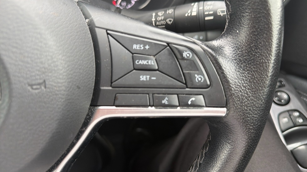 Nissan Juke 1.0 DiG-T 114 N-Connecta 5dr Petrol Hatchback - Image 25