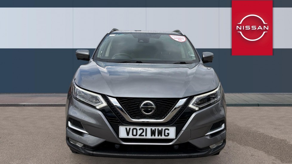 Nissan Qashqai 1.3 DiG-T N-Motion 5dr Petrol Hatchback - Image 3
