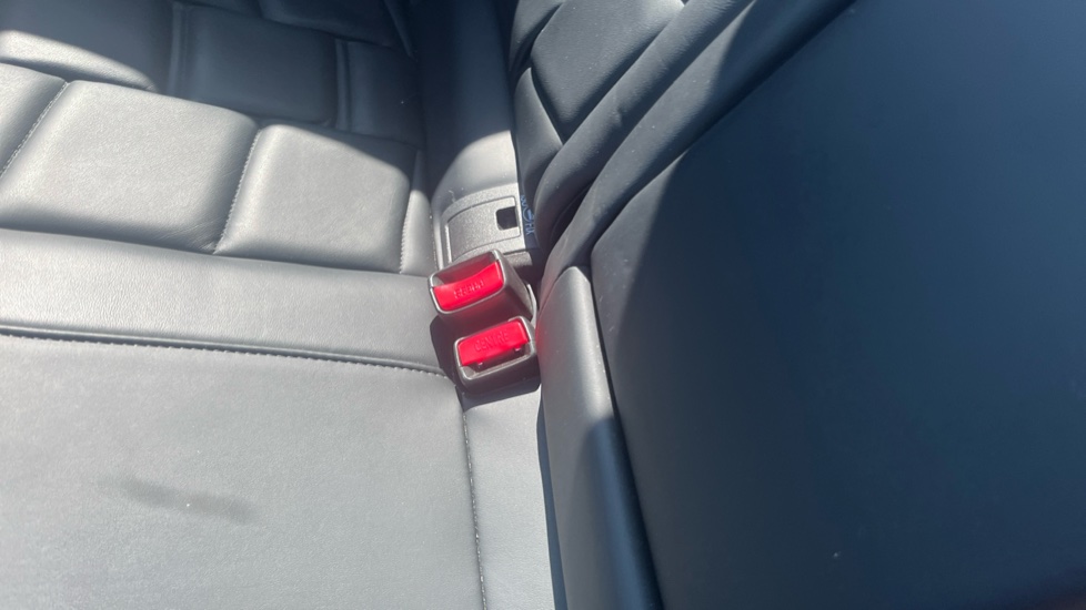 Nissan Qashqai 1.3 DiG-T N-Motion 5dr Petrol Hatchback - Image 17