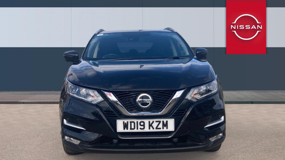 Nissan Qashqai 1.5 dCi 115 N-Connecta 5dr [Glass Roof Pack] Diesel Hatchback - Image 3