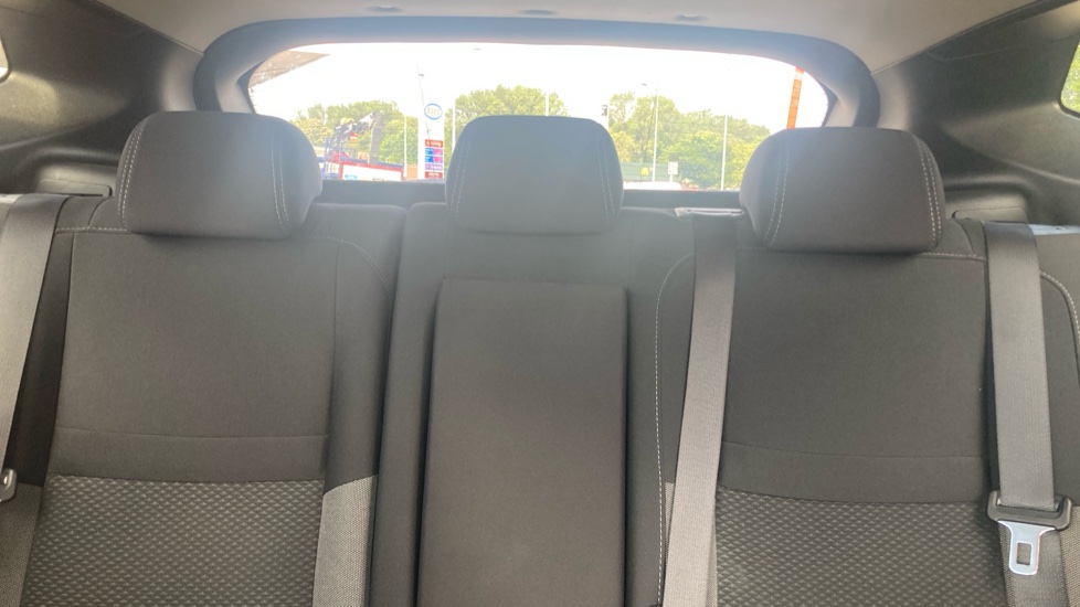 Nissan Qashqai 1.5 dCi 115 N-Connecta 5dr [Glass Roof Pack] Diesel Hatchback - Image 15