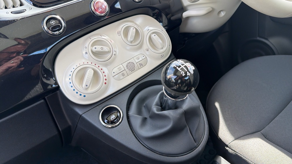 Fiat 500 1.0 Mild Hybrid 3dr Petrol Hatchback - Image 13