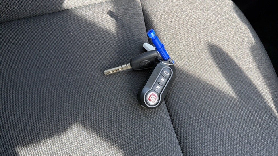 Fiat 500 1.0 Mild Hybrid 3dr Petrol Hatchback - Image 20