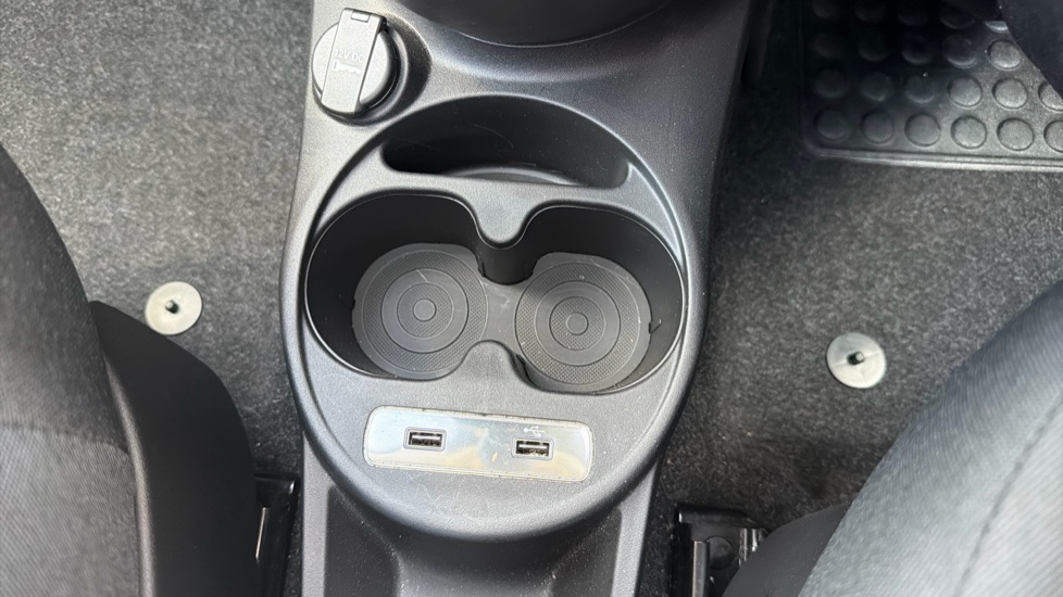 Fiat 500 1.0 Mild Hybrid 3dr Petrol Hatchback - Image 21