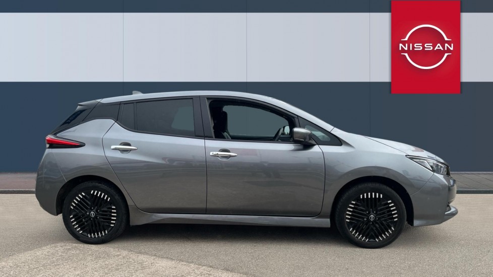 Nissan LEAF 160kW e+ N-Connecta 59kWh 5dr Auto Electric Hatchback - Image 5