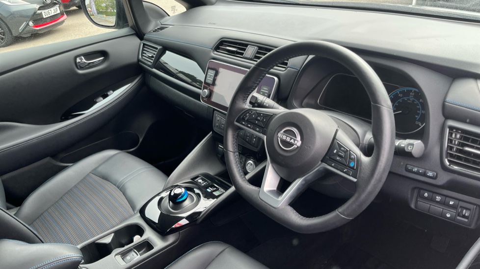 Nissan LEAF 160kW e+ N-Connecta 59kWh 5dr Auto Electric Hatchback - Image 11