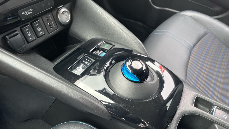 Nissan LEAF 160kW e+ N-Connecta 59kWh 5dr Auto Electric Hatchback - Image 13