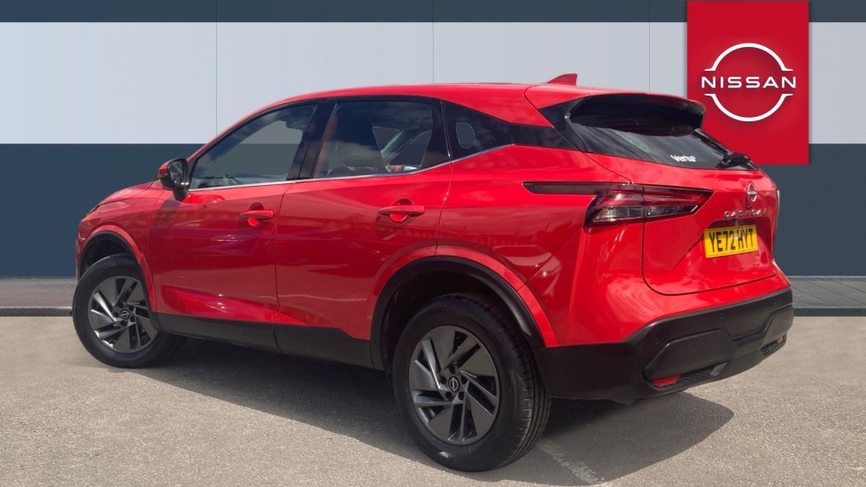 Nissan Qashqai 1.3 DiG-T MH Acenta Premium 5dr Petrol Hatchback - Image 2