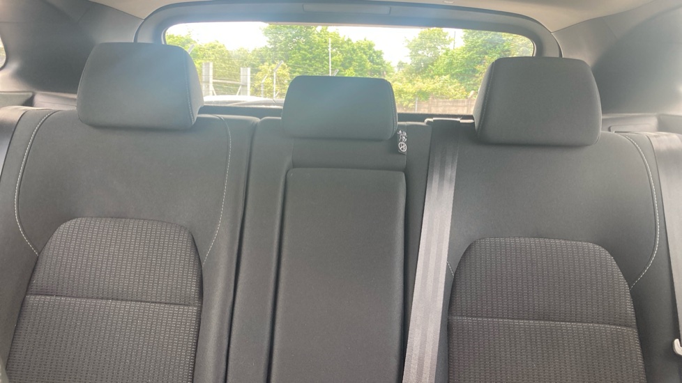 Nissan Qashqai 1.3 DiG-T MH Acenta Premium 5dr Petrol Hatchback - Image 15