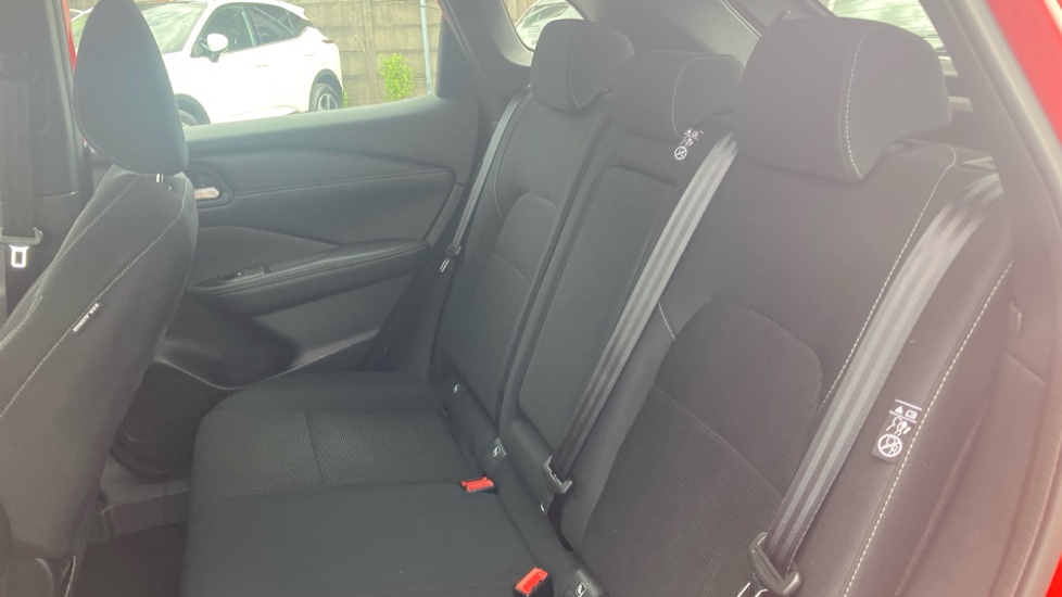 Nissan Qashqai 1.3 DiG-T MH Acenta Premium 5dr Petrol Hatchback - Image 16