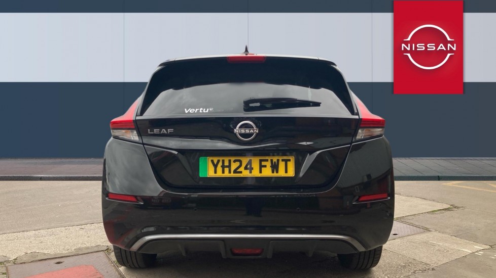 Nissan LEAF 110kW Tekna 39kWh 5dr Auto Electric Hatchback - Image 6