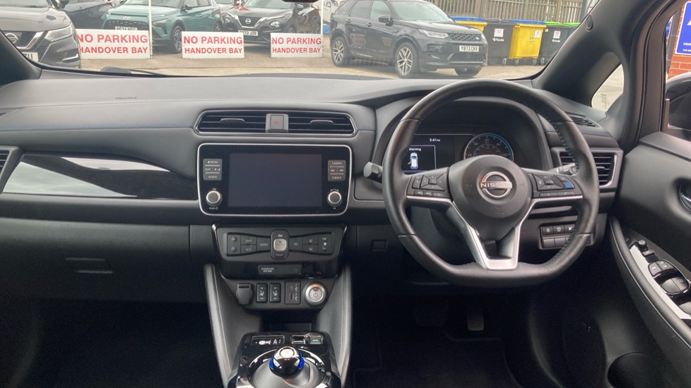 Nissan LEAF 110kW Tekna 39kWh 5dr Auto Electric Hatchback - Image 10