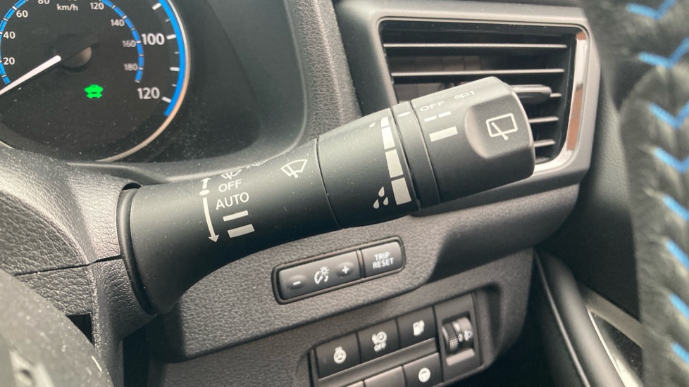 Nissan LEAF 110kW Tekna 39kWh 5dr Auto Electric Hatchback - Image 24