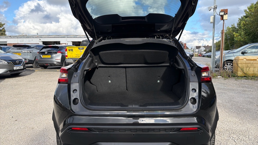Nissan Juke 1.0 DiG-T 114 N-Connecta 5dr Petrol Hatchback - Image 4