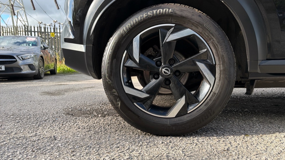 Nissan Juke 1.0 DiG-T 114 N-Connecta 5dr Petrol Hatchback - Image 7