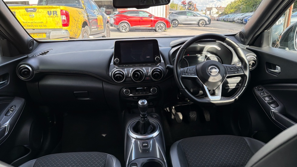 Nissan Juke 1.0 DiG-T 114 N-Connecta 5dr Petrol Hatchback - Image 10