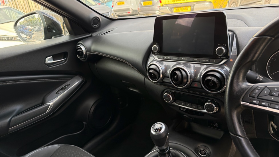 Nissan Juke 1.0 DiG-T 114 N-Connecta 5dr Petrol Hatchback - Image 14