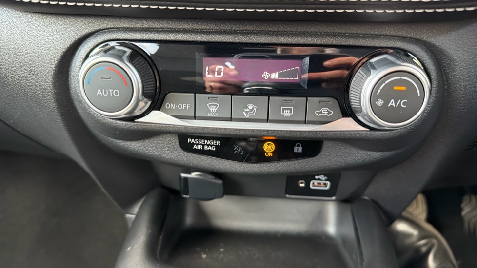 Nissan Juke 1.0 DiG-T 114 N-Connecta 5dr Petrol Hatchback - Image 23