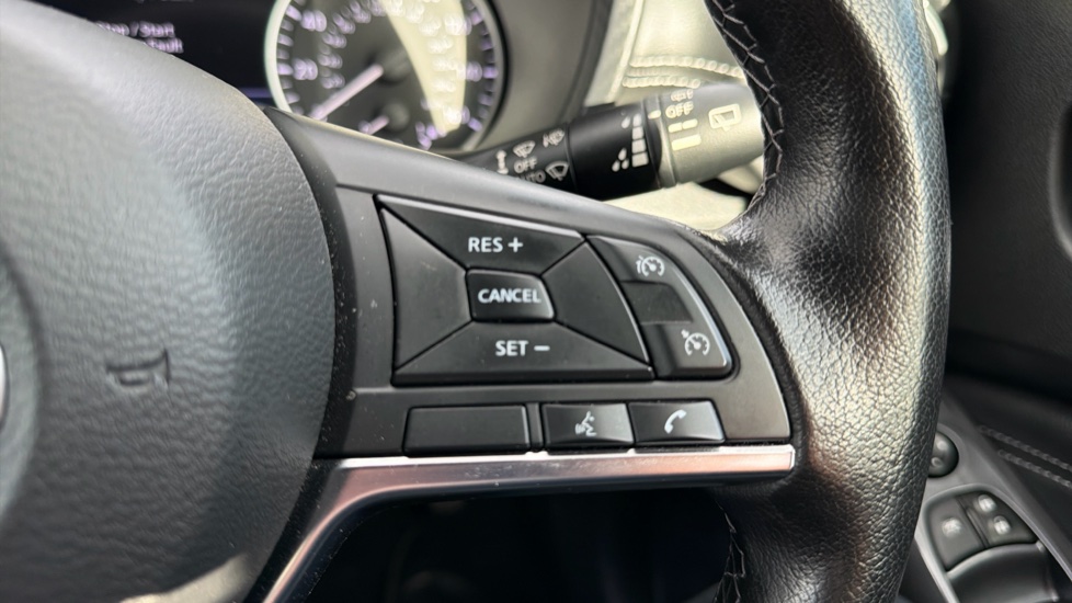 Nissan Juke 1.0 DiG-T 114 N-Connecta 5dr Petrol Hatchback - Image 26