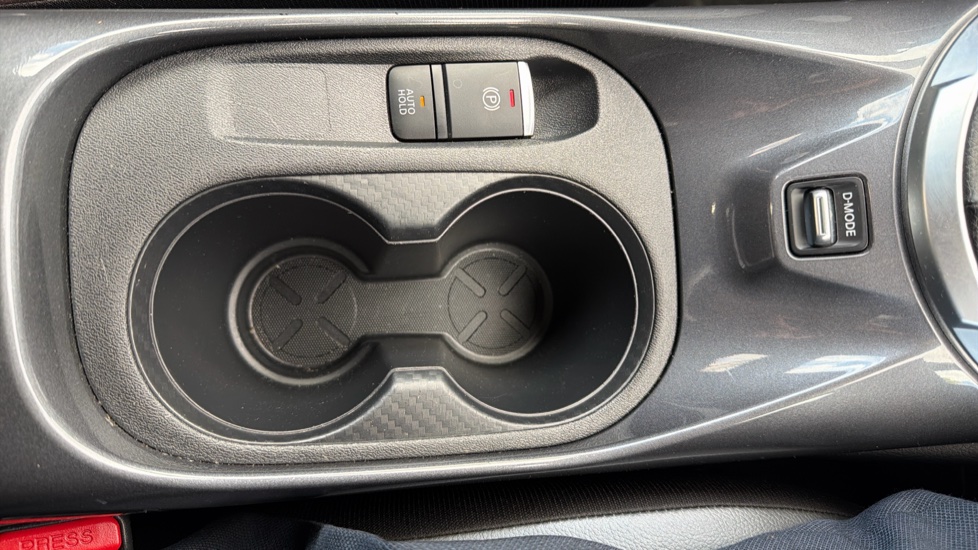 Nissan Juke 1.0 DiG-T 114 N-Connecta 5dr Petrol Hatchback - Image 28