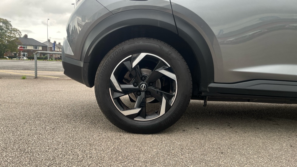 Nissan Juke 1.0 DiG-T 114 N-Connecta 5dr Petrol Hatchback - Image 7
