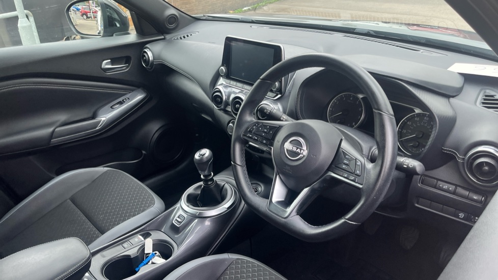 Nissan Juke 1.0 DiG-T 114 N-Connecta 5dr Petrol Hatchback - Image 11