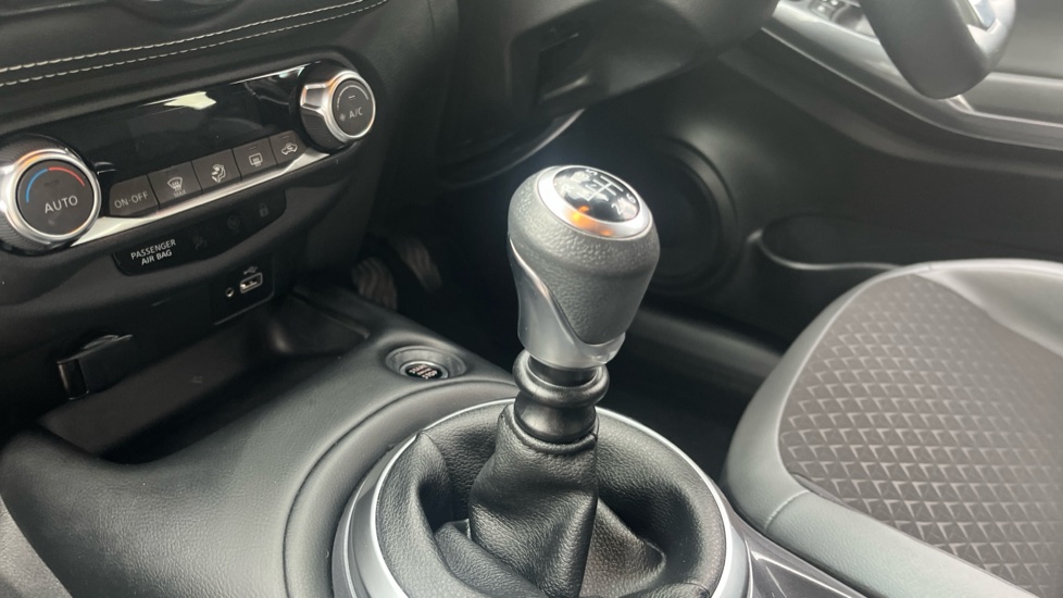 Nissan Juke 1.0 DiG-T 114 N-Connecta 5dr Petrol Hatchback - Image 13