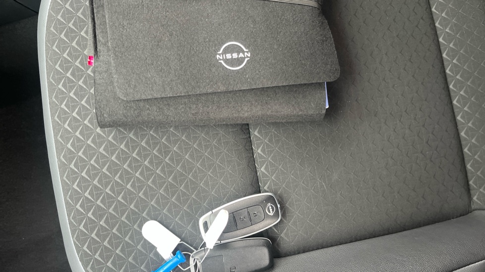 Nissan Juke 1.0 DiG-T 114 N-Connecta 5dr Petrol Hatchback - Image 19
