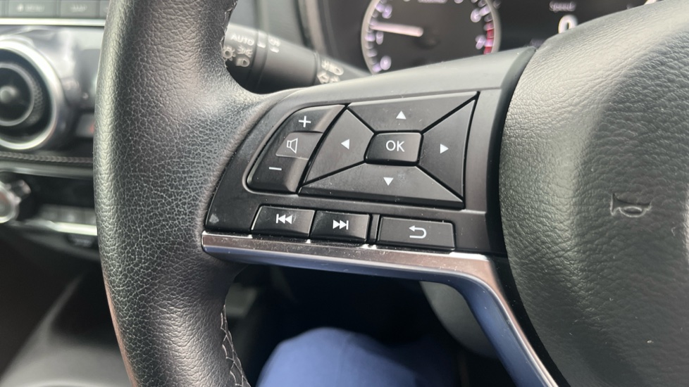 Nissan Juke 1.0 DiG-T 114 N-Connecta 5dr Petrol Hatchback - Image 22