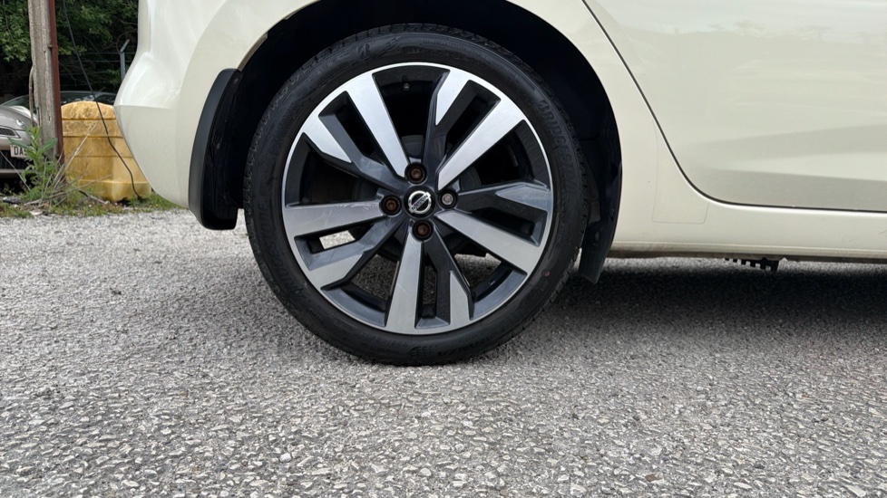 Nissan Micra 1.0 IG-T 92 Tekna 5dr CVT Petrol Hatchback - Image 7