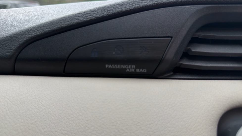 Nissan Micra 1.0 IG-T 92 Tekna 5dr CVT Petrol Hatchback - Image 27